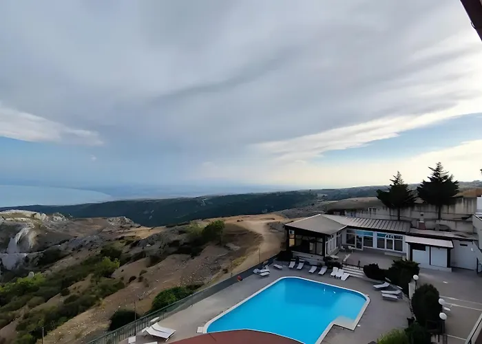 ベッド・アンド・ブレックファスト Santangelo 3*