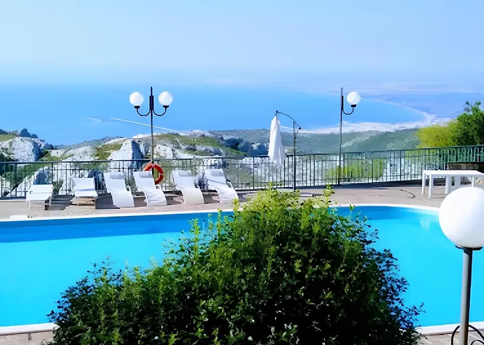 Santangelo 3* モンテ・サンタンジェロ